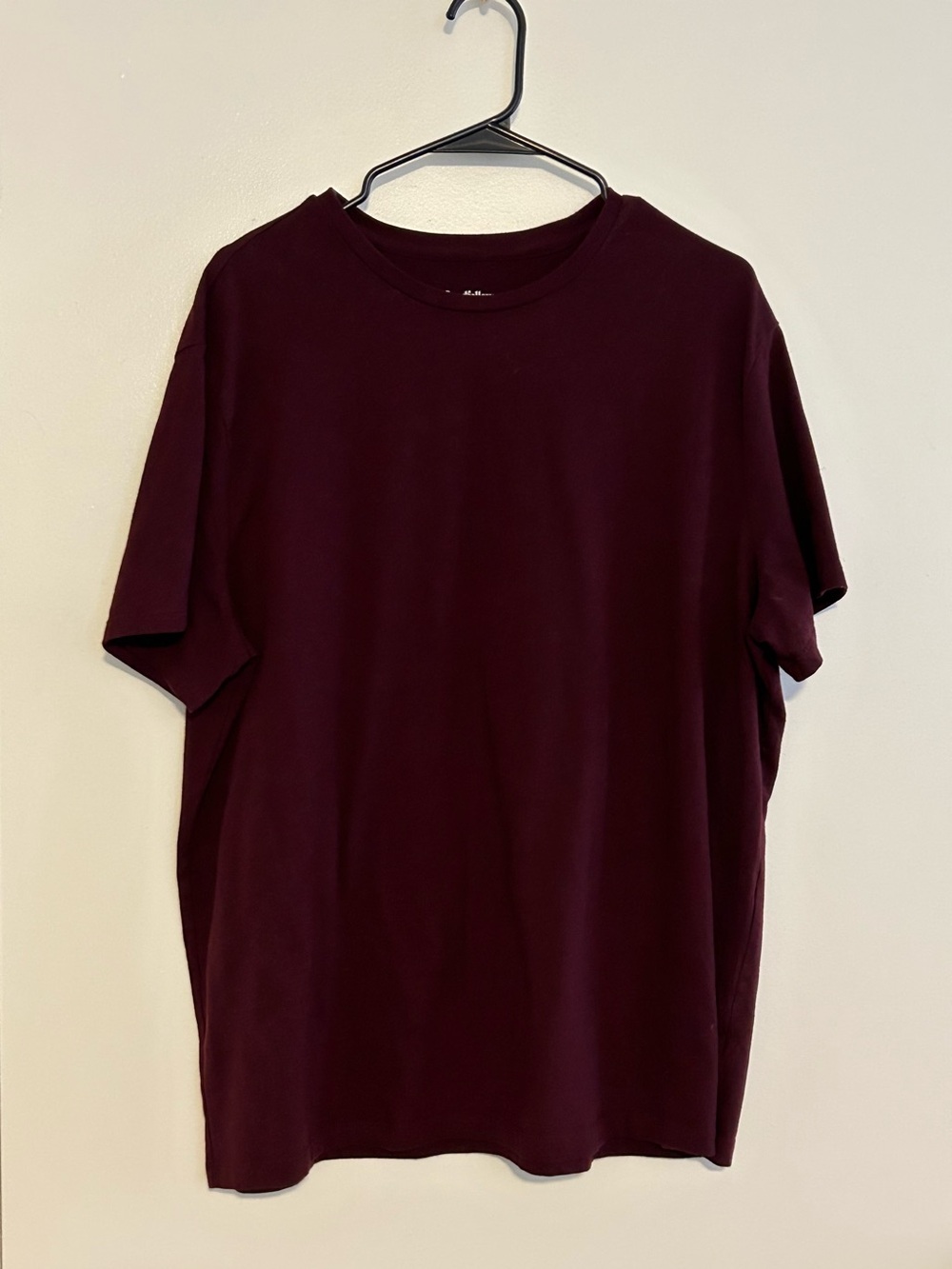 Goodfellow & Co Classic Men's Crew Neck T-Shirt in Burgundy